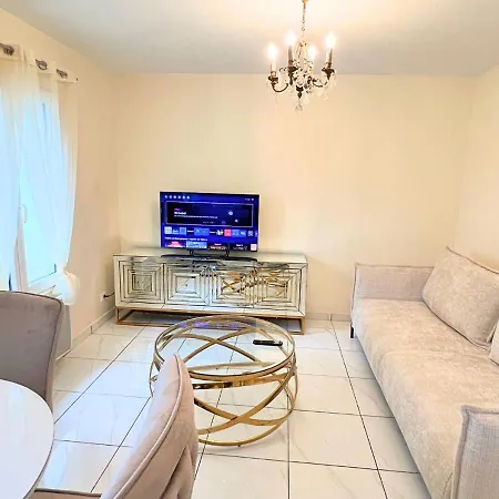 New 2 Bedroom House 15mins From Paris By Train Sarcelles