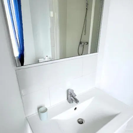 Holiday home New 2 Bedroom House 15mins From Paris By Train *