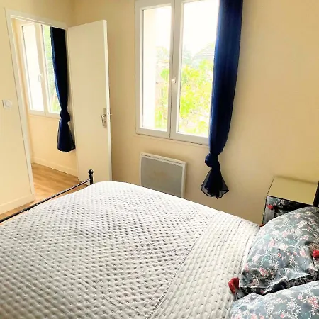 New 2 Bedroom House 15mins From Paris By Train Sarcelles