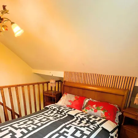 New 2 Bedroom House 15mins From Paris By Train