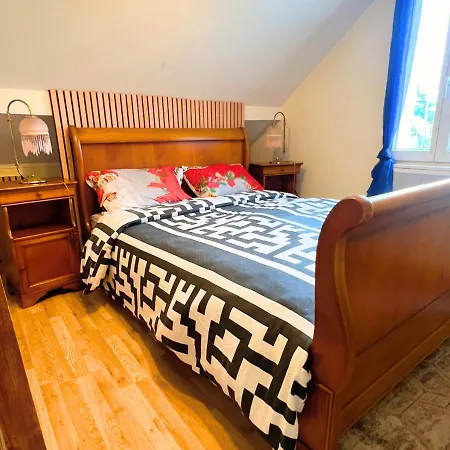 New 2 Bedroom House 15mins From Paris By Train Holiday home