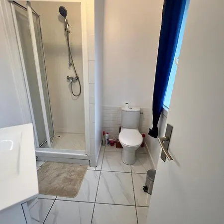 New 2 Bedroom House 15mins From Paris By Train * Sarcelles